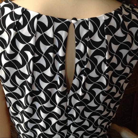 Ellen Tracy dress, size 8 keyhole back fully lined - Picture 6 of 8